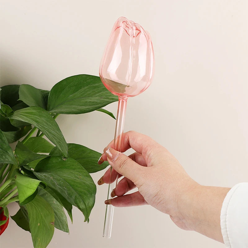 Automatic Plant Watering Bulbs Strawberry Shape Glasses Self Water Feeder Dripper Irrigation Device Drip System Gardening Tools